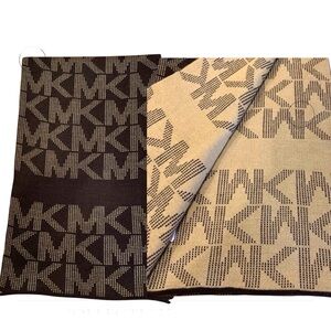 NWOT Michael‎ Kors Brown Tan Reversible Winter Scarf
